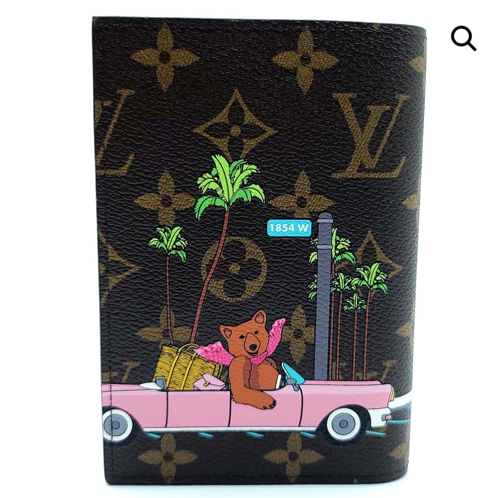 Louis Vuitton Black Monogram Passport Cover Christmas Animation 2021 - Picture 4 of 15
